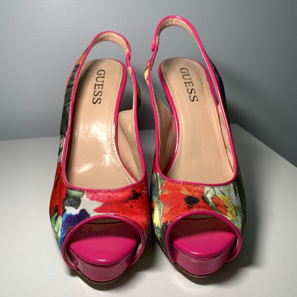 GUESS Fuchsia Multi Floral high heel shoes Sz 6.5